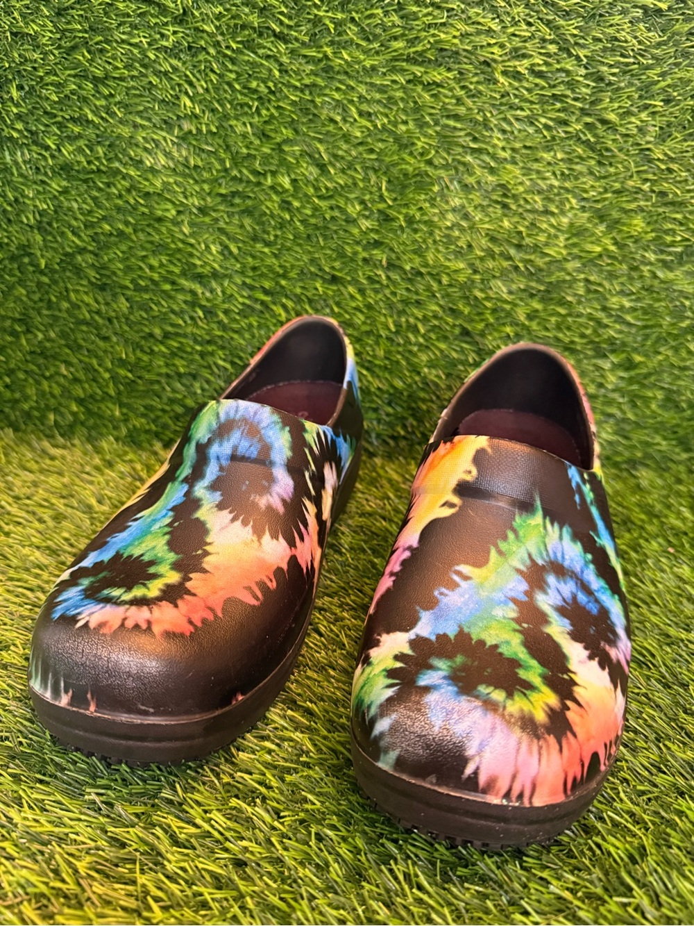 Crocs Neria Pro ll graphic clogs tie dye pattern size 8